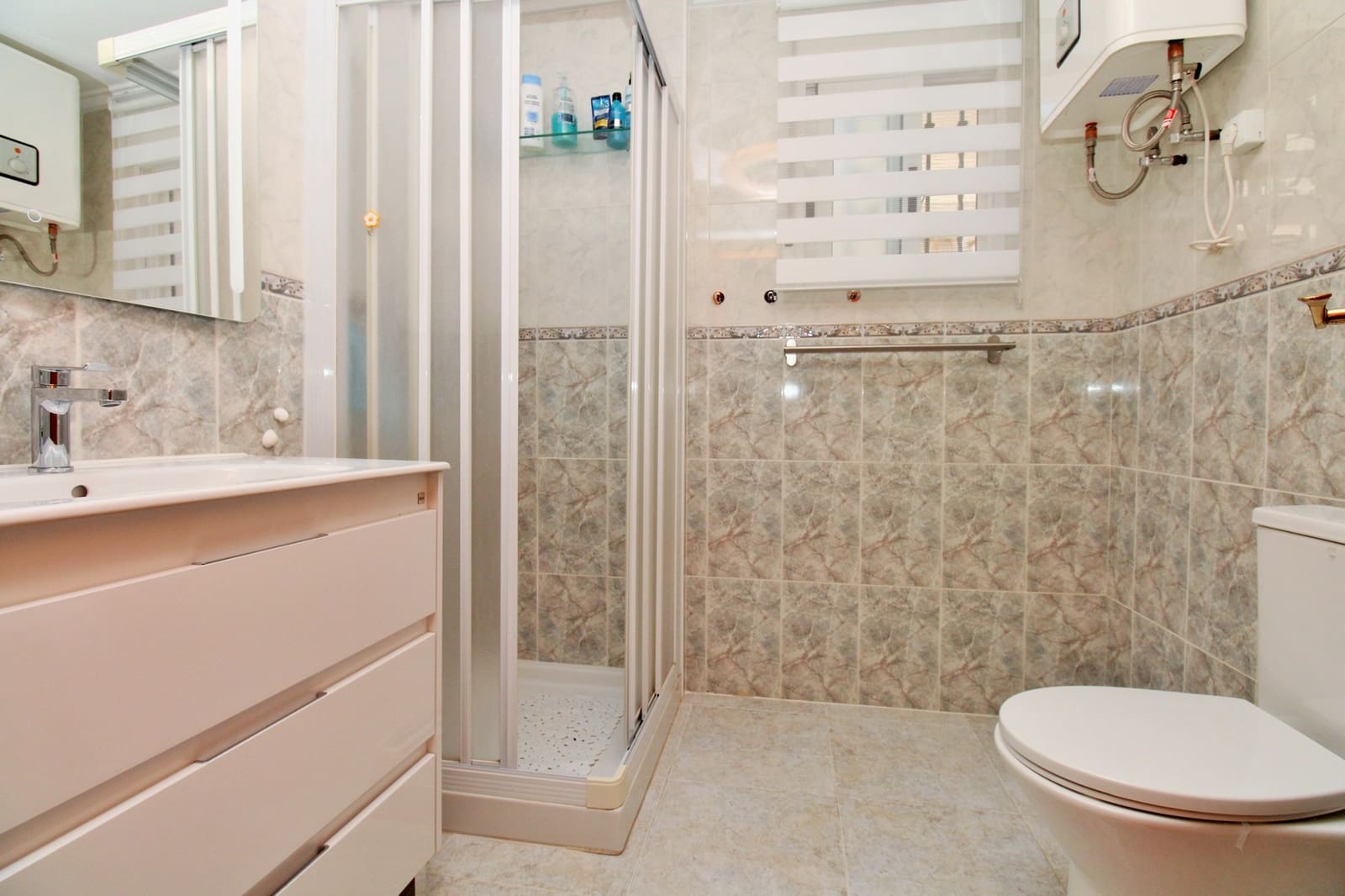 4 bedroom Villa for sale in Villamartin with pool - € 379,000 (Ref: 9319738)