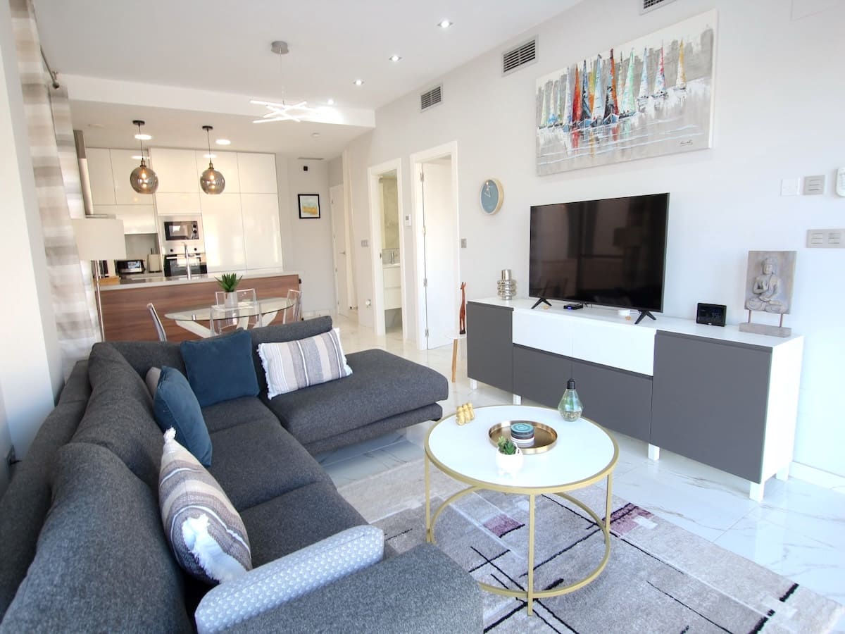 3 quarto Moradia para venda em Villamartin com piscina - 375 000 € (Ref: 9331784)