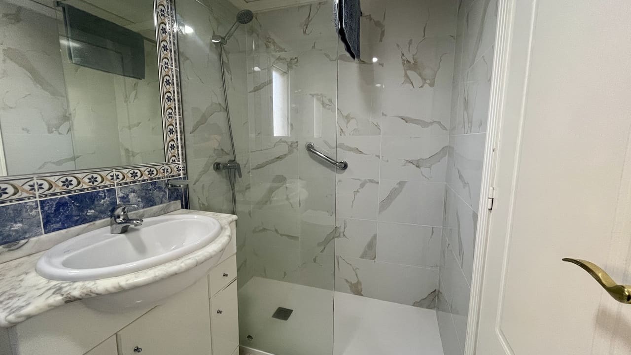 2 bedroom Apartment for sale in Algorfa with pool garage - € 134,995 (Ref: 9331794)