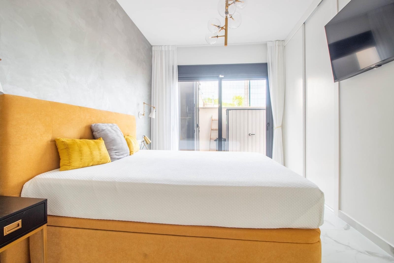 Apartamento de 2 habitaciones en San Miguel de Salinas en venta con piscina - 350.000 € (Ref: 9335505)