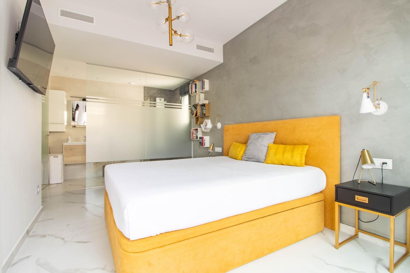 Apartamento de 2 habitaciones en San Miguel de Salinas en venta con piscina - 350.000 € (Ref: 9335505)