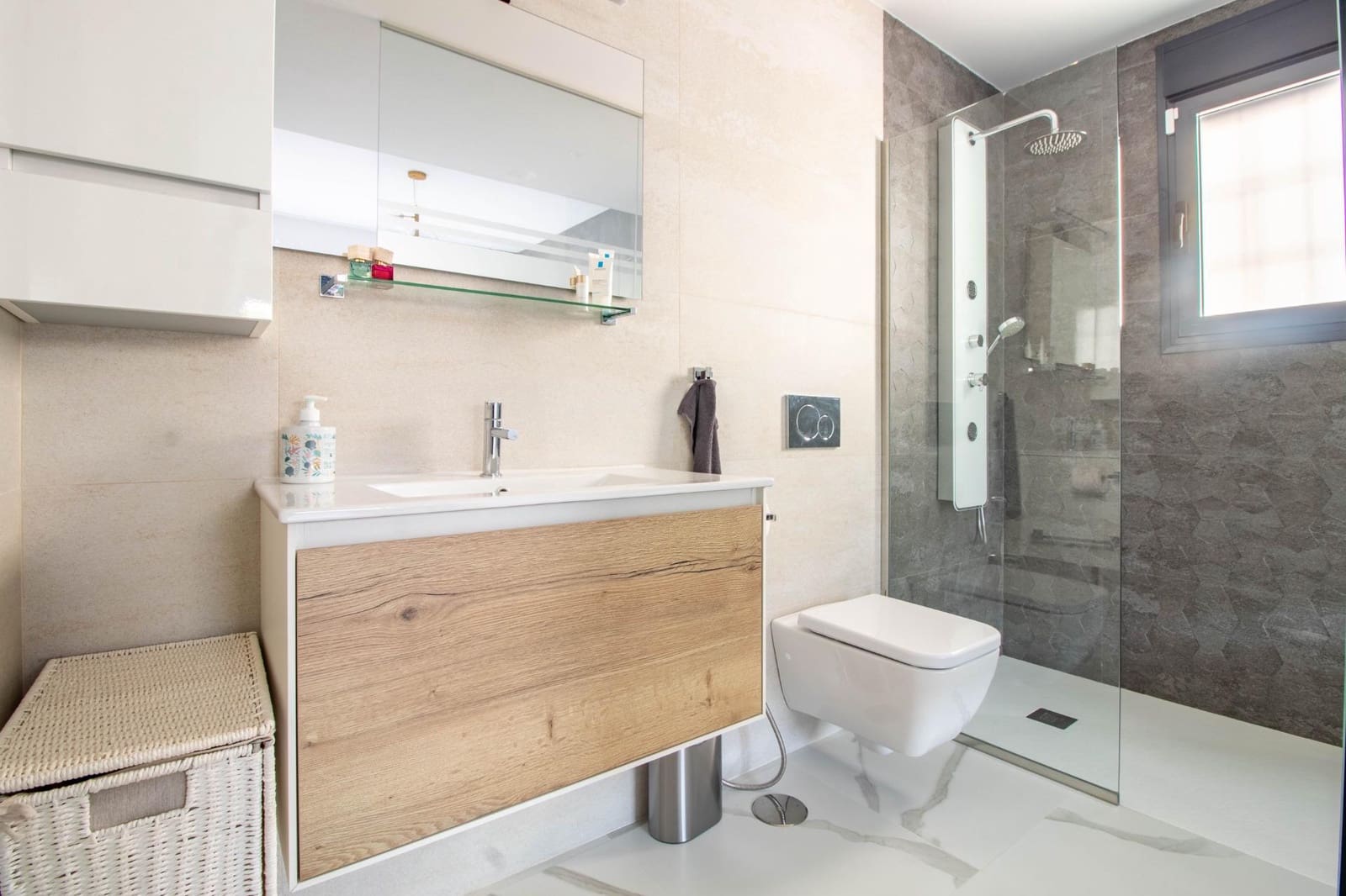 Apartamento de 2 habitaciones en San Miguel de Salinas en venta con piscina - 350.000 € (Ref: 9335505)