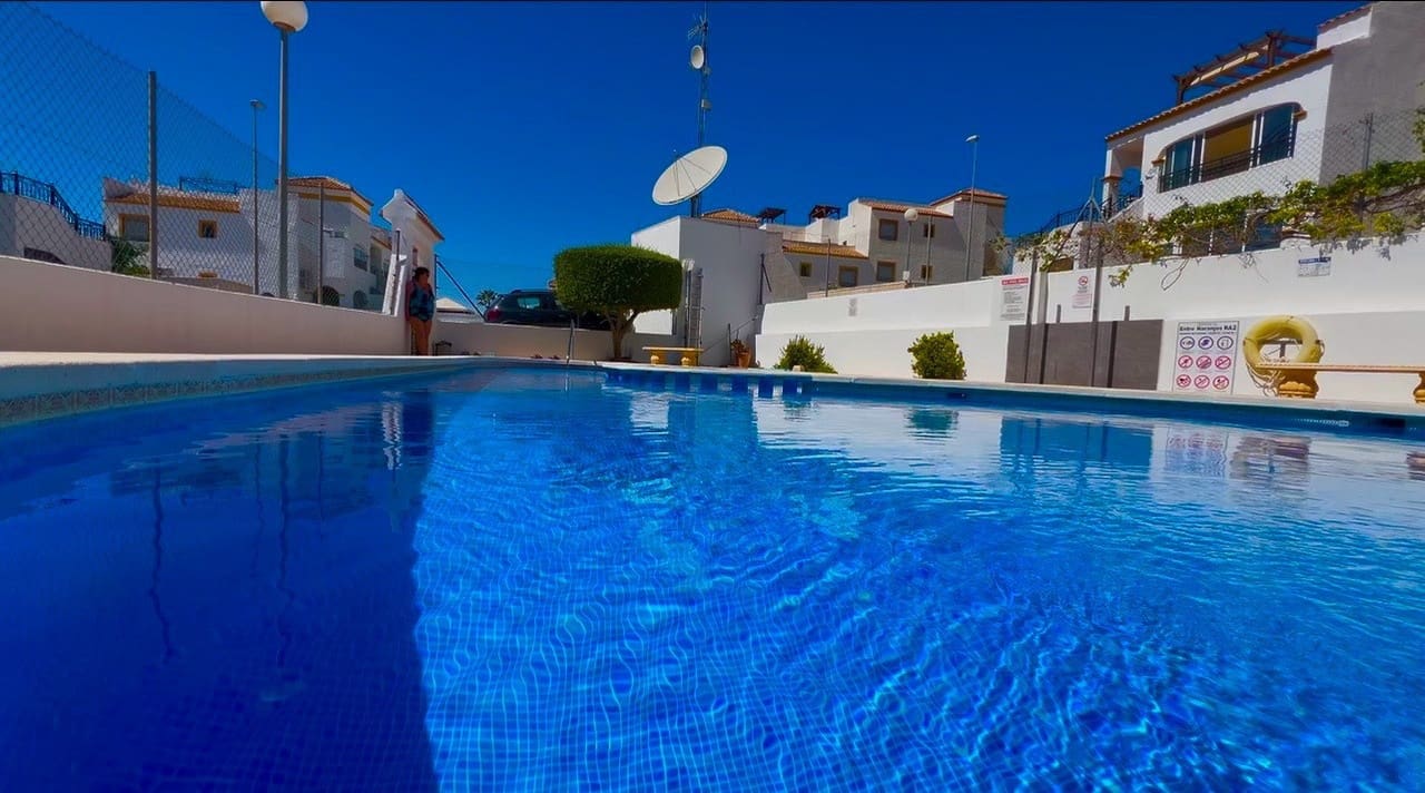 2 soveværelse Lejlighed til salg i Vistabella med swimmingpool - € 119.900 (Ref: 9360293)