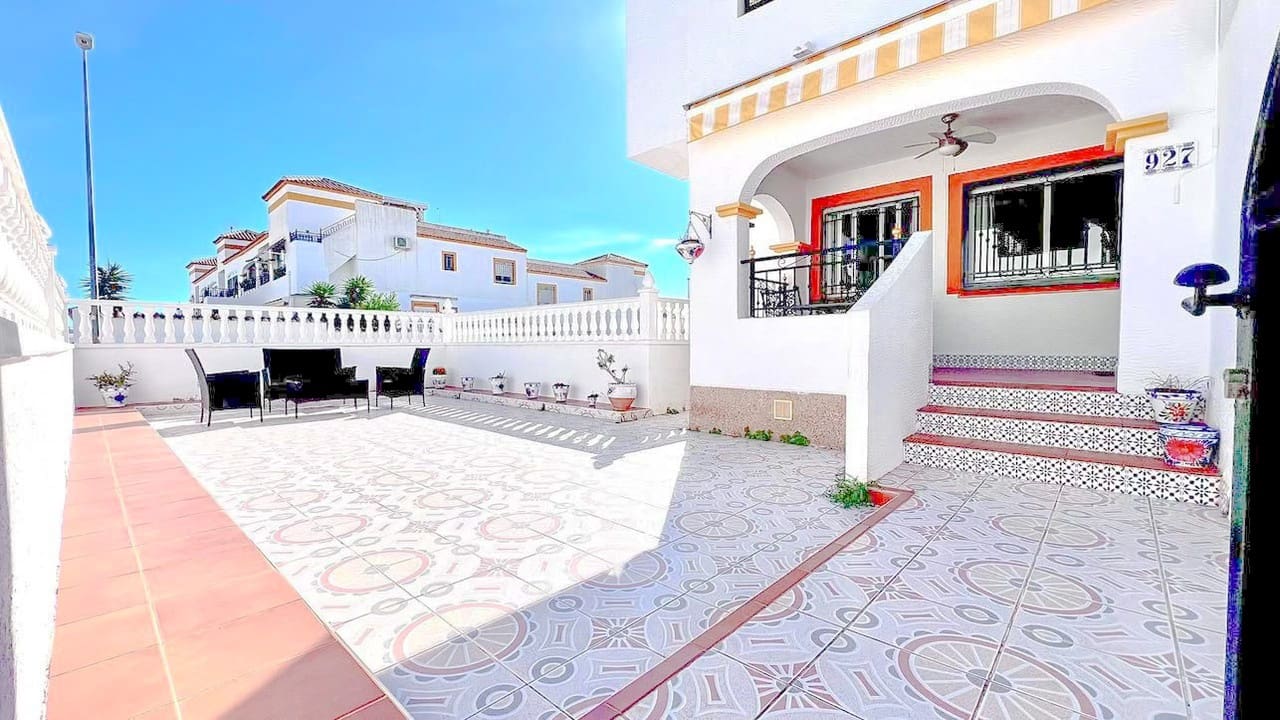 2 soveværelse Lejlighed til salg i Vistabella med swimmingpool - € 119.900 (Ref: 9360293)