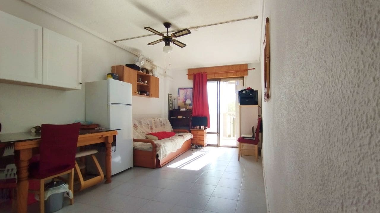 Leilighet til salgs i Torrevieja - € 65 000 (Ref: 9360540)
