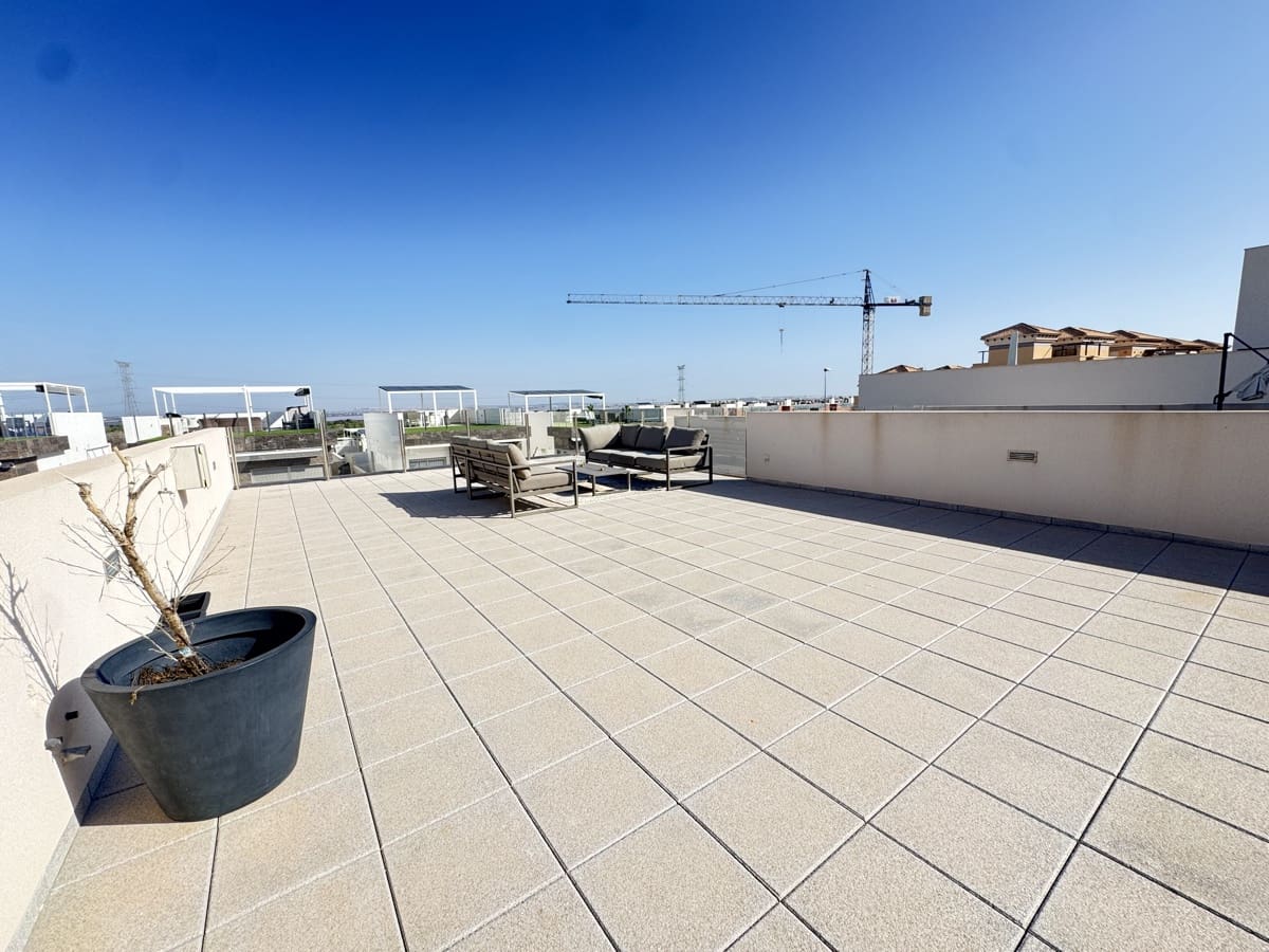 3 bedroom Villa for sale in Villamartin with pool - € 369,950 (Ref: 9363065)