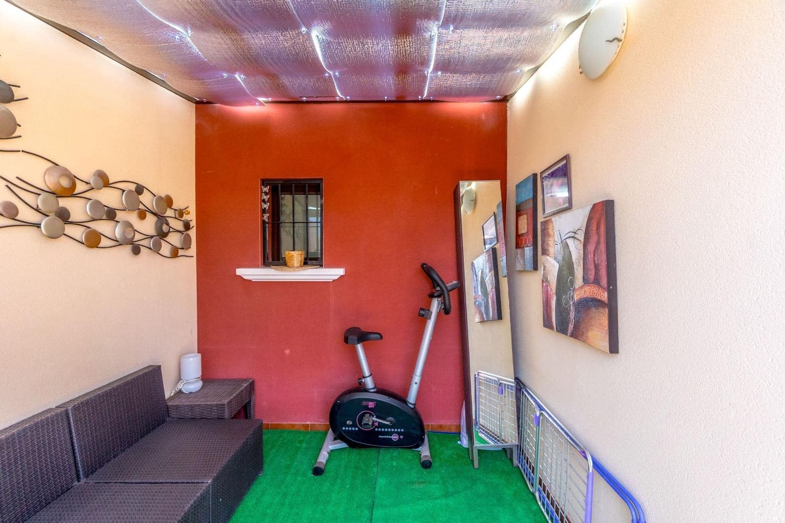 3 soveværelse Byhus til salg i Torrevieja med swimmingpool - € 319.900 (Ref: 9363067)