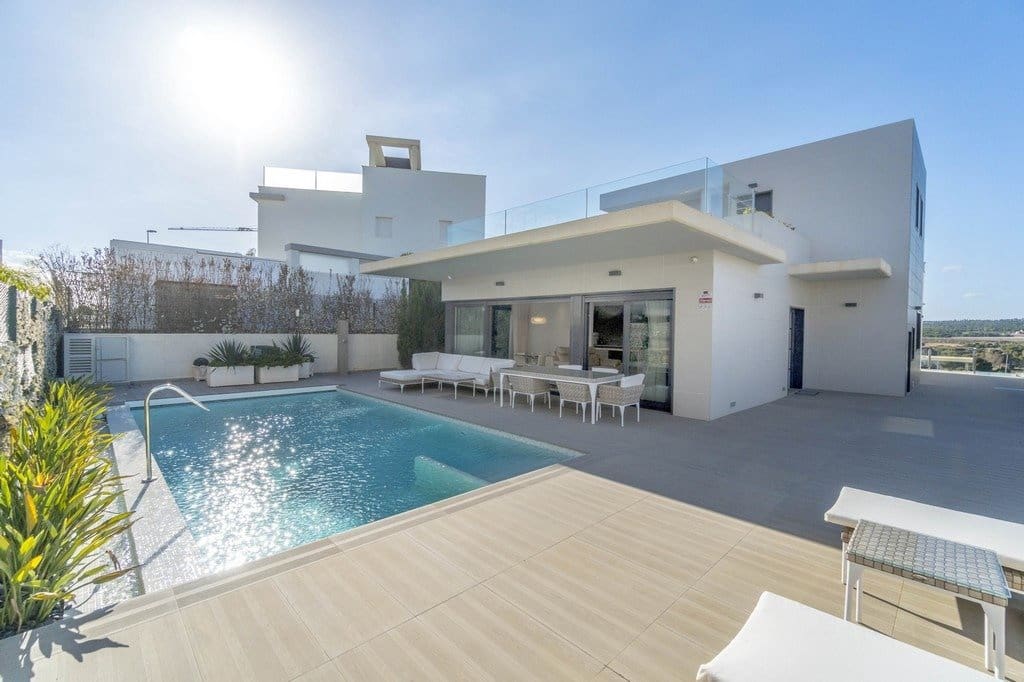 3 bedroom Villa for sale in Orihuela Costa with pool - € 899,000 (Ref: 9363076)
