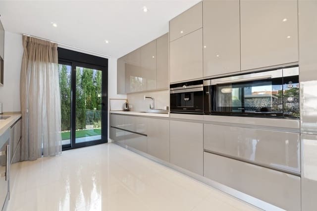 3 bedroom Villa for sale in Orihuela Costa, Orihuela with pool - € 899,000 (Ref: 9363076)