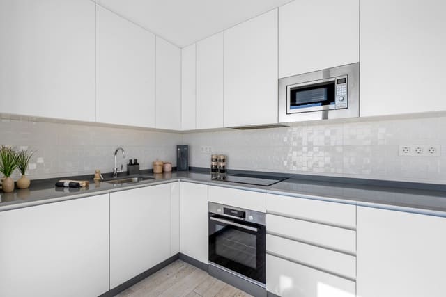 4 sypialnia Willa na sprzedaż w Los Alcázares z basenem garażem - 649 000 € (Ref: 9363079)