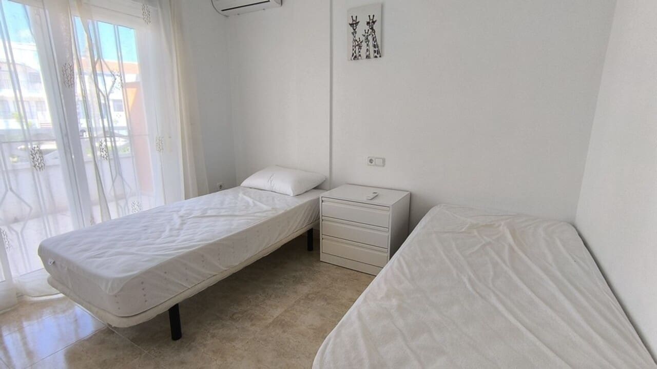 Casa de 3 habitaciones en Ciudad Quesada en venta con piscina - 220.000 € (Ref: 9368985)