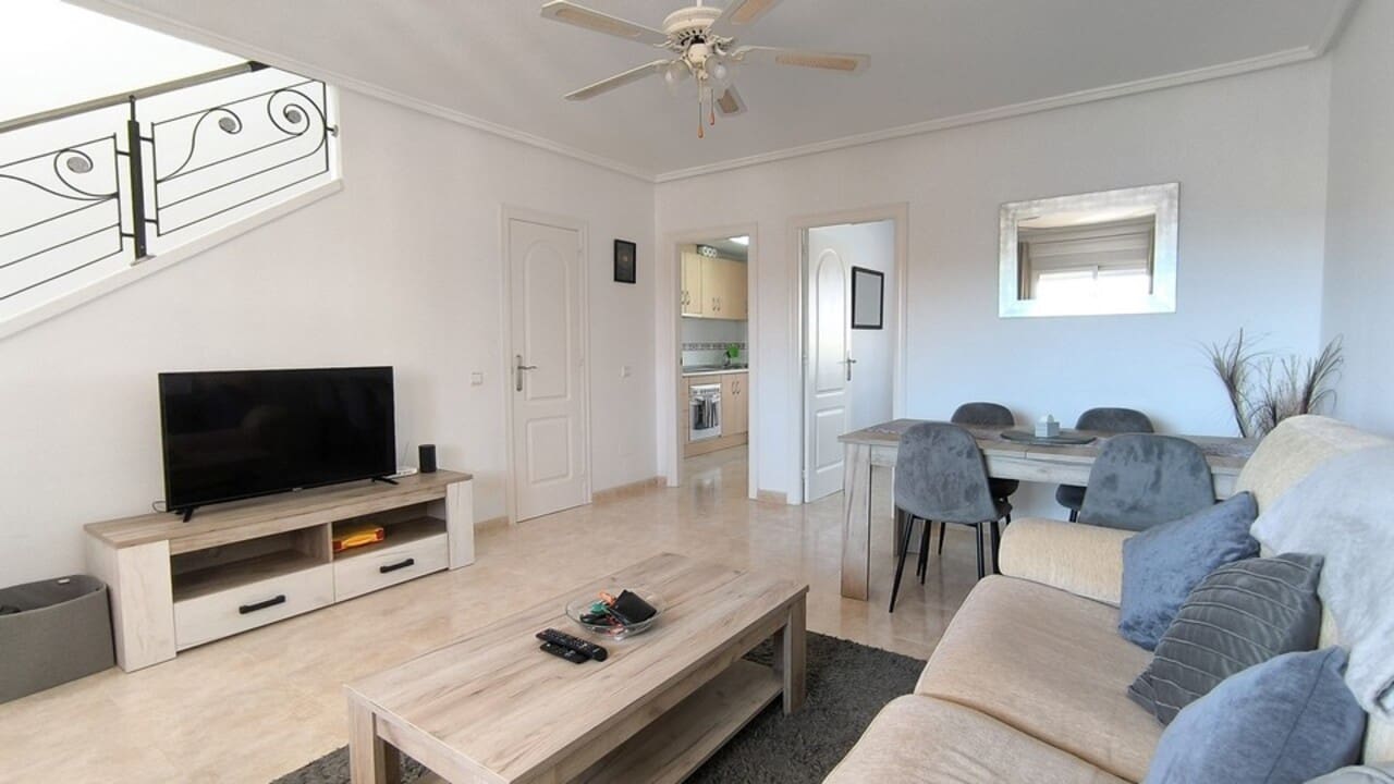 Casa de 3 habitaciones en Ciudad Quesada en venta con piscina - 220.000 € (Ref: 9368985)