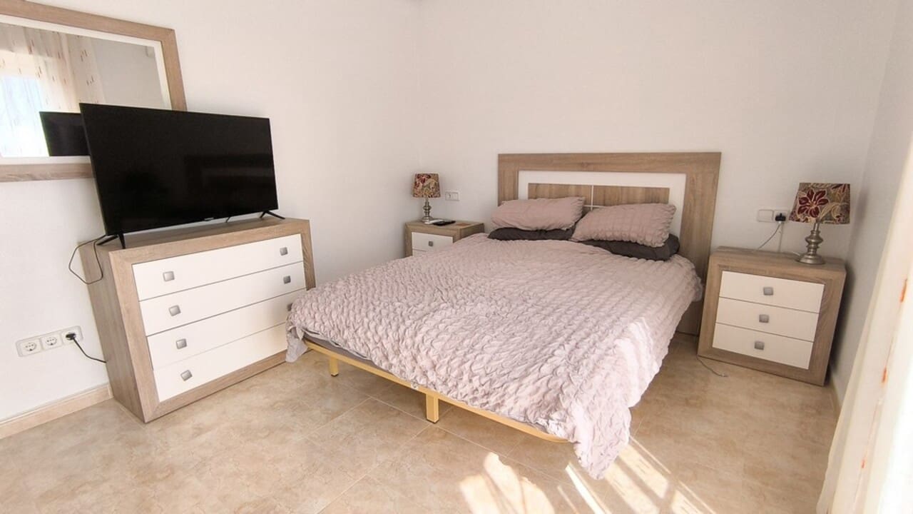 Casa de 3 habitaciones en Ciudad Quesada en venta con piscina - 220.000 € (Ref: 9368985)