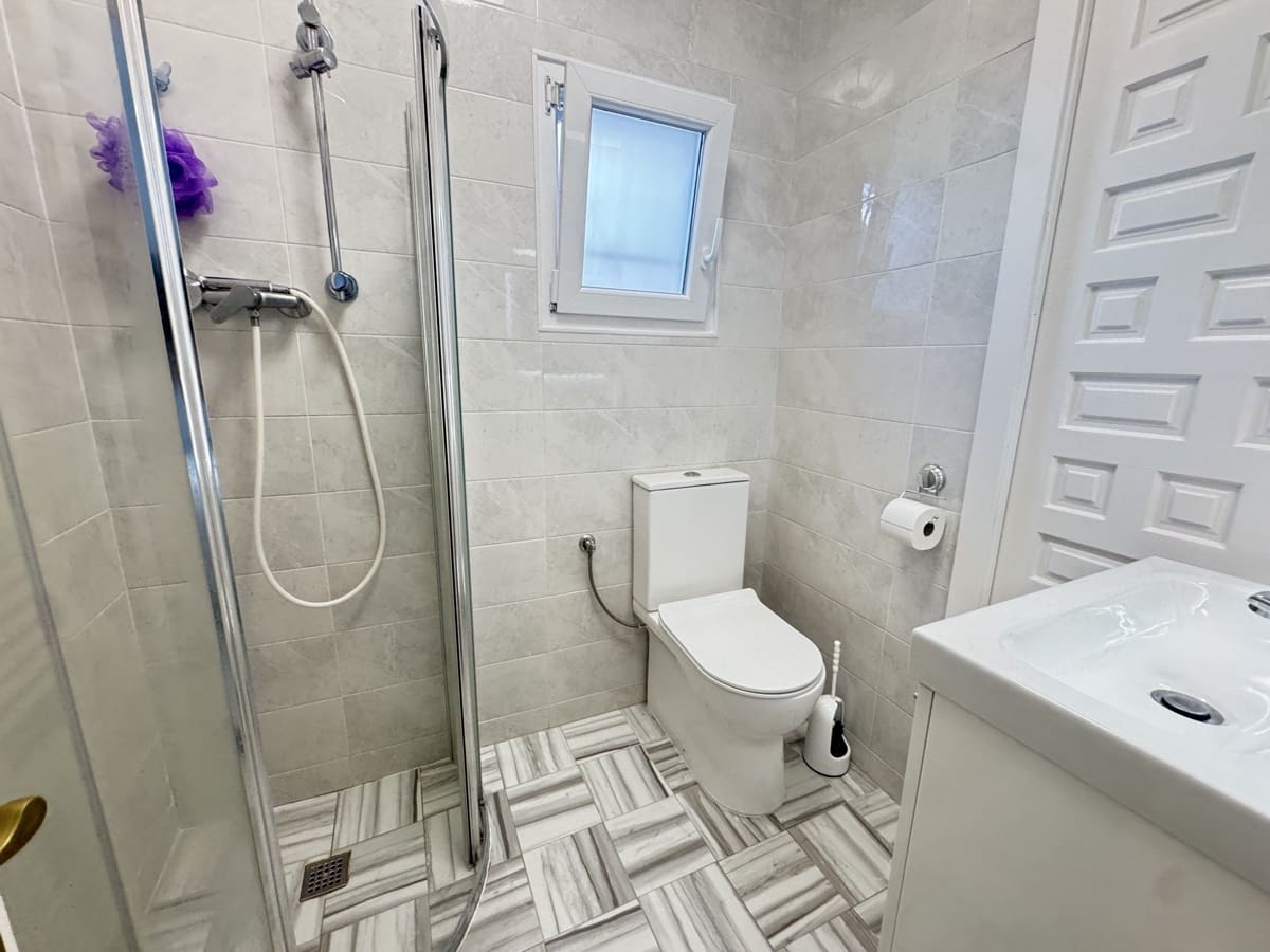 3 bedroom Villa for sale in Villamartin with pool - € 375,000 (Ref: 9403709)