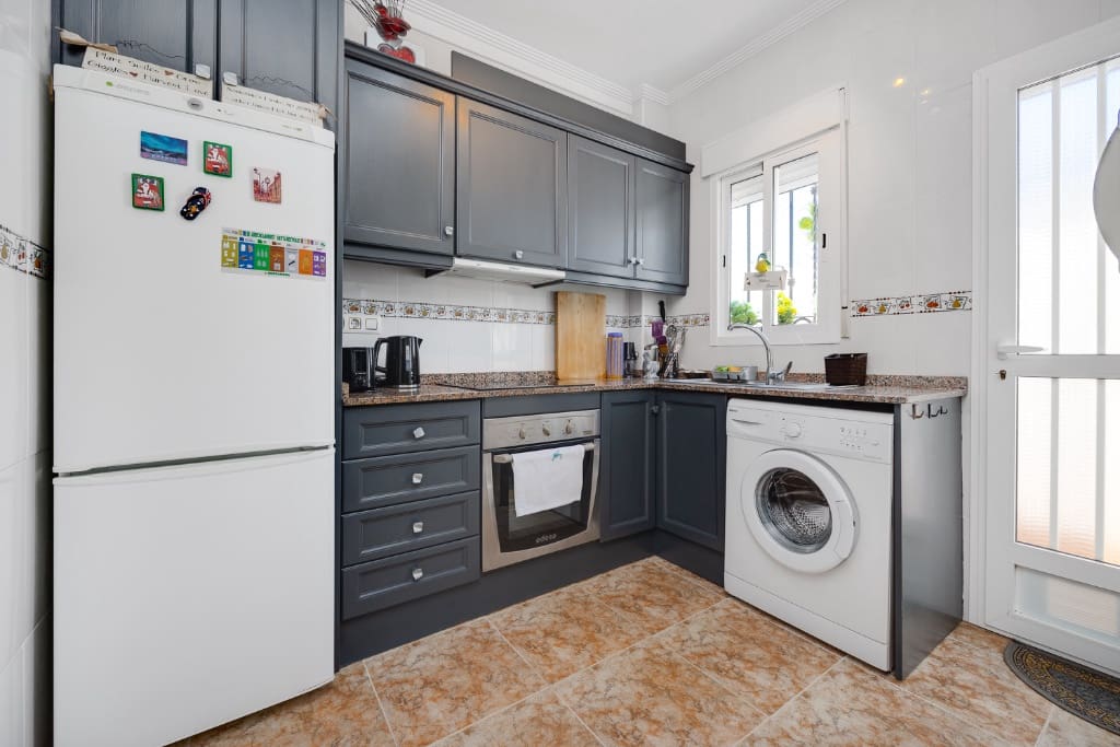 2 bedroom Townhouse for sale in Orihuela Costa with pool garage - € 189,999 (Ref: 9419126)