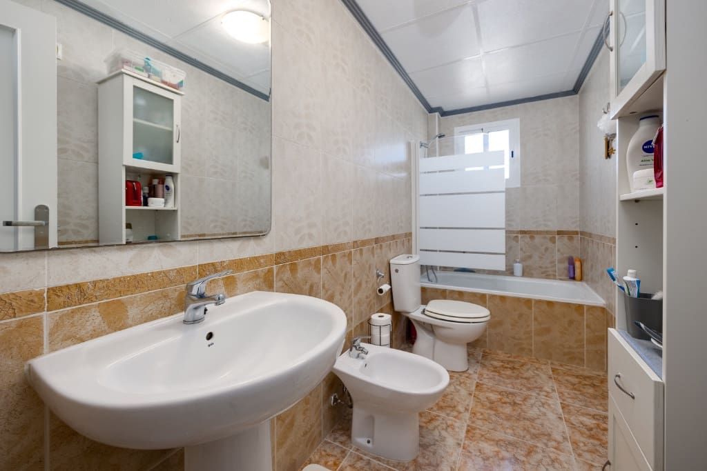 2 bedroom Townhouse for sale in Orihuela Costa with pool garage - € 189,999 (Ref: 9419126)