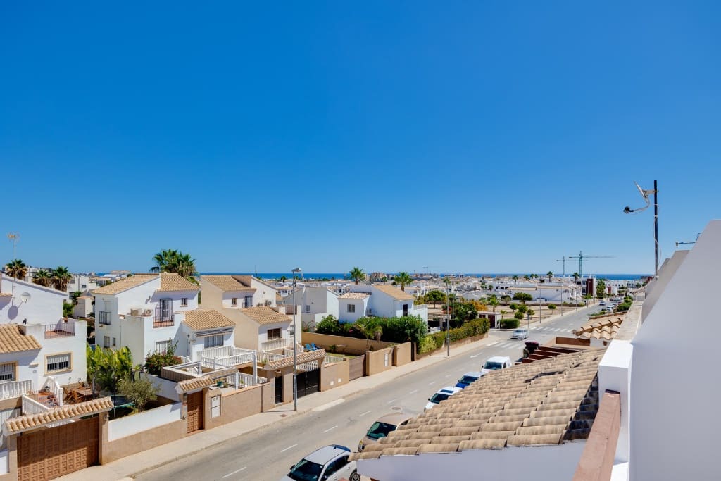 2 bedroom Townhouse for sale in Orihuela Costa with pool garage - € 189,999 (Ref: 9419126)