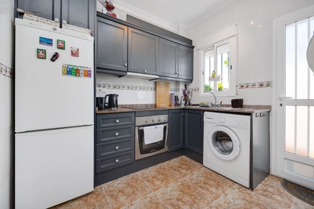 2 bedroom Townhouse for sale in Punta Prima, Orihuela with pool garage - € 189,999 (Ref: 9419126)