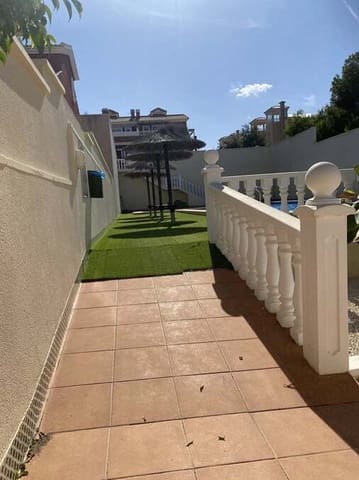 3 bedroom Townhouse for sale in Villamartin, Orihuela with pool - € 149,995 (Ref: 9419127)