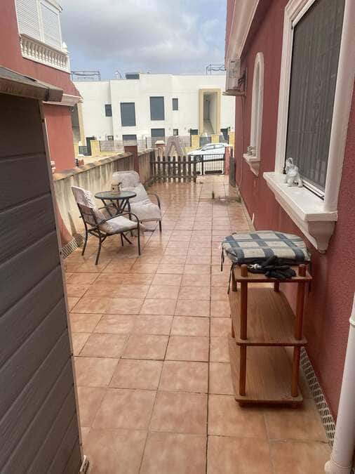 3 bedroom Townhouse for sale in Villamartin with pool - € 149,995 (Ref: 9419127)