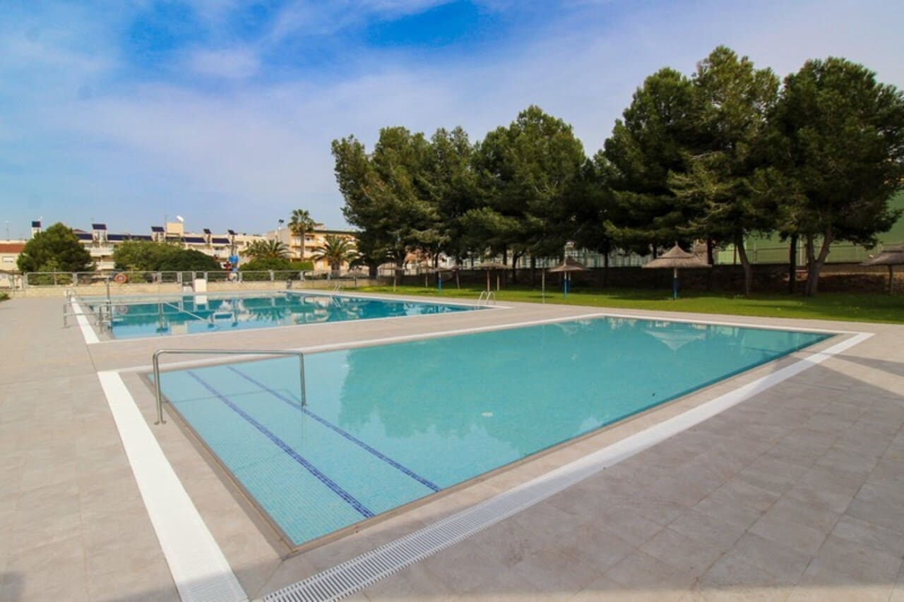 1 bedroom Apartment for sale in Algorfa with pool garage - € 75,000 (Ref: 9424138)