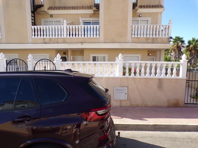 2 soverom Hus til salgs i Villamartin, Orihuela med svømmebasseng garasje - € 165 000 (Ref: 9428908)