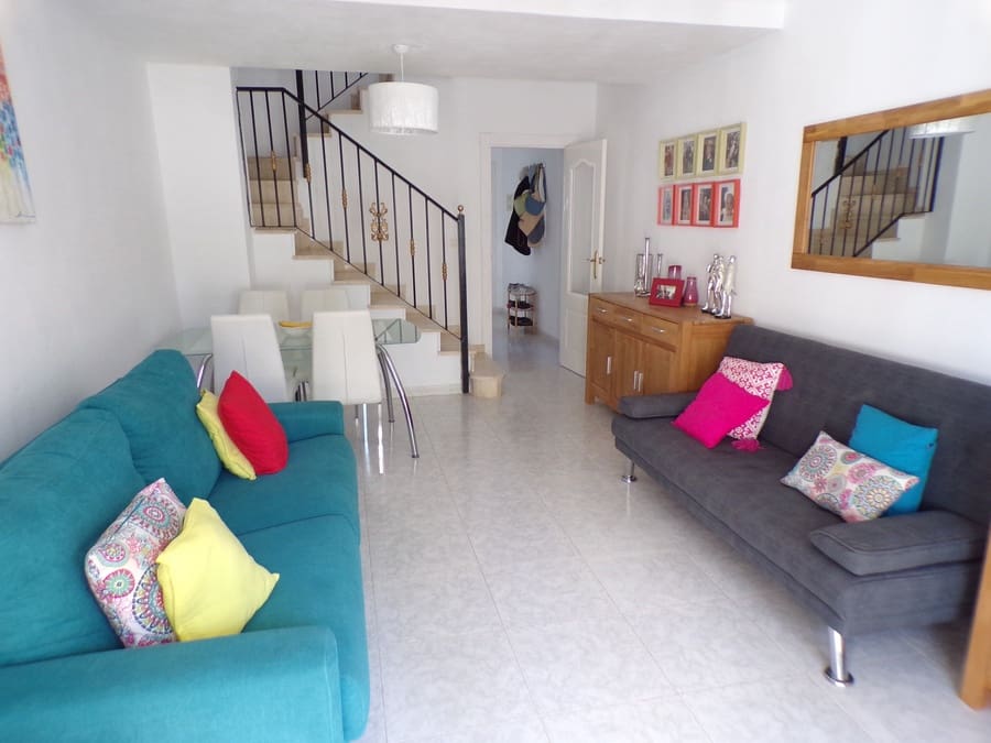 2 bedroom Townhouse for sale in Villamartin with pool garage - € 165,000 (Ref: 9428908)