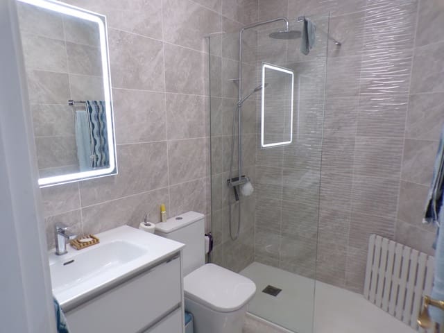 2 soverom Hus til salgs i Villamartin, Orihuela med svømmebasseng garasje - € 165 000 (Ref: 9428908)