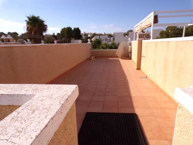 2 soverom Hus til salgs i Villamartin, Orihuela med svømmebasseng garasje - € 165 000 (Ref: 9428908)