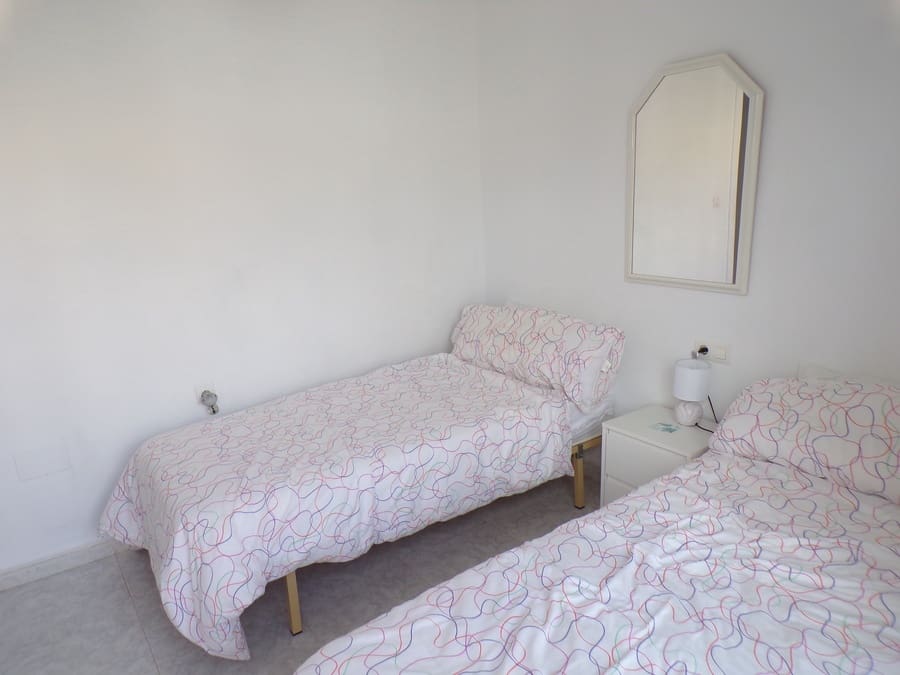 2 bedroom Townhouse for sale in Villamartin with pool garage - € 165,000 (Ref: 9428908)