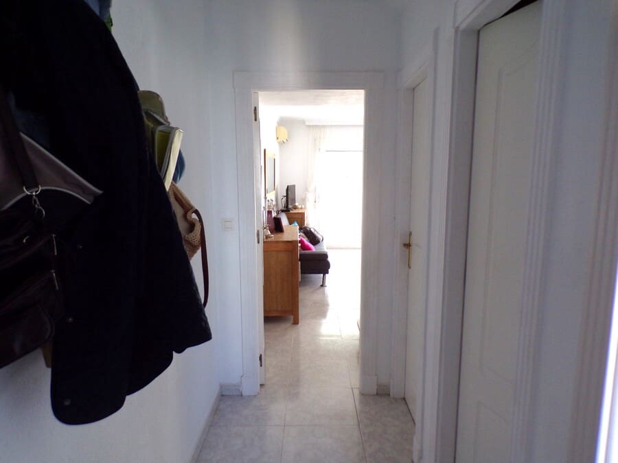 2 bedroom Townhouse for sale in Villamartin with pool garage - € 165,000 (Ref: 9428908)