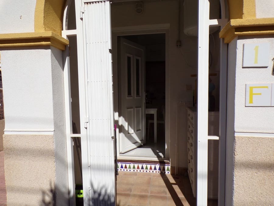 1 bedroom Apartment for sale in Villamartin with pool - € 99,995 (Ref: 9428916)