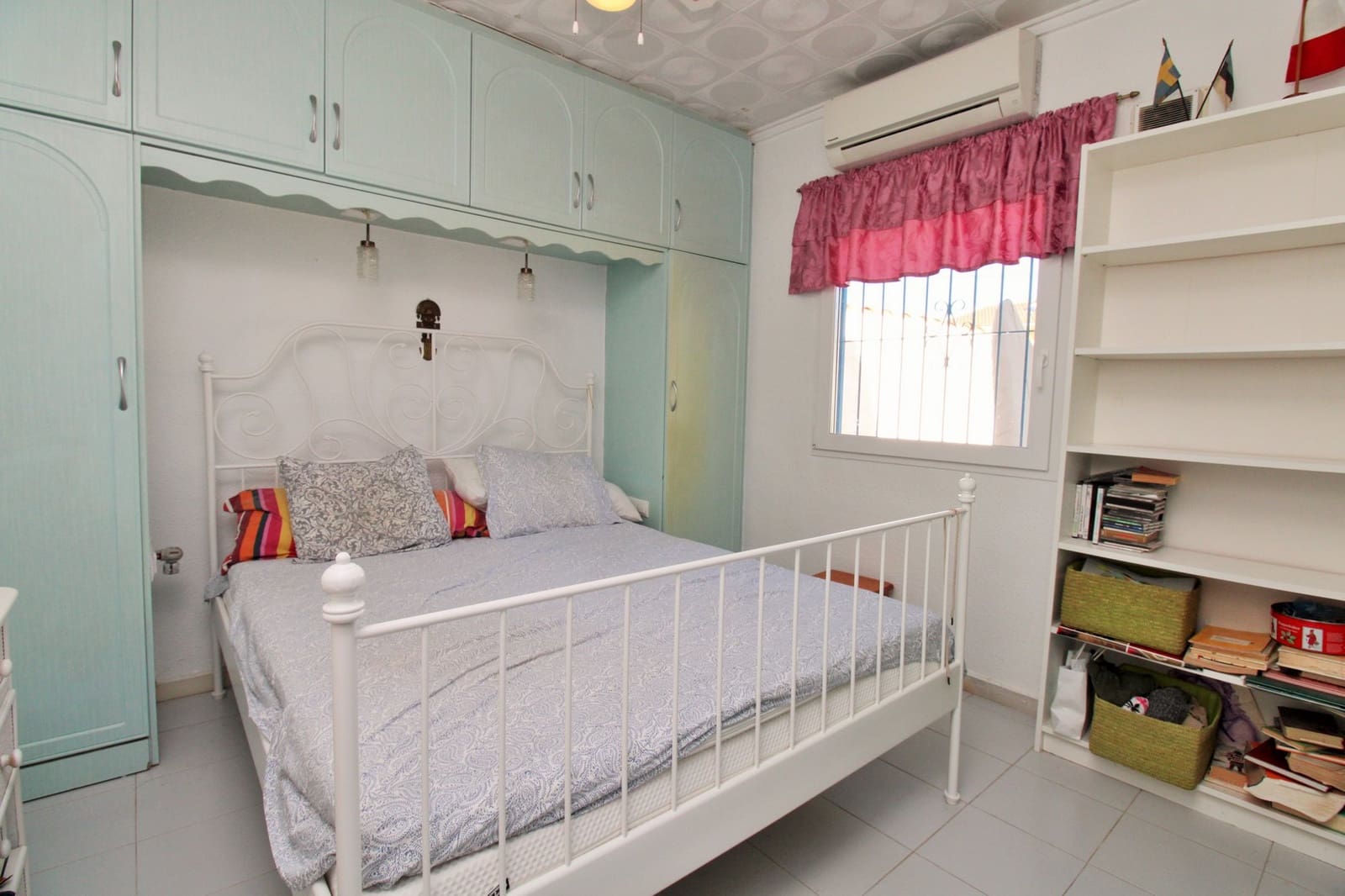 2 bedroom Villa for sale in Torrevieja with pool - € 279,000 (Ref: 9429042)