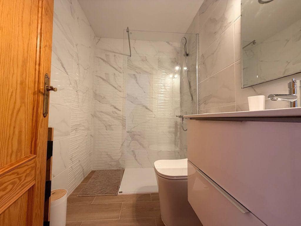 2 slaapkamer Bungalow te koop in Orihuela Costa met zwembad garage - € 154.000 (Ref: 9429044)