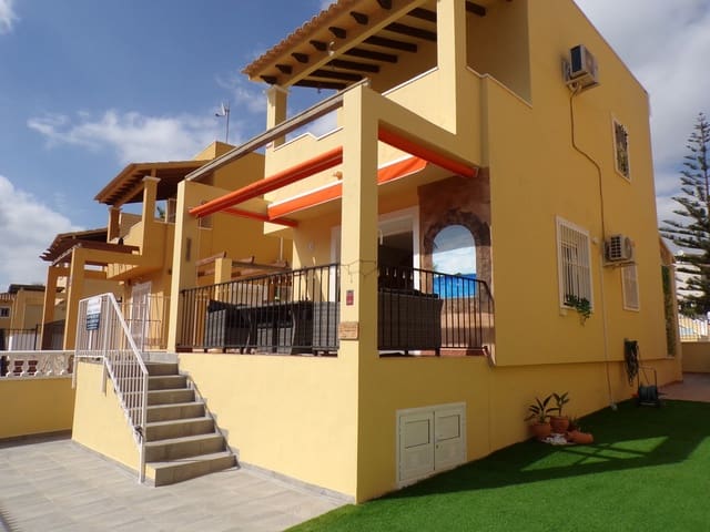 3 soveværelse Villa til salg i Villamartin, Orihuela med swimmingpool - € 259.995 (Ref: 9432304)
