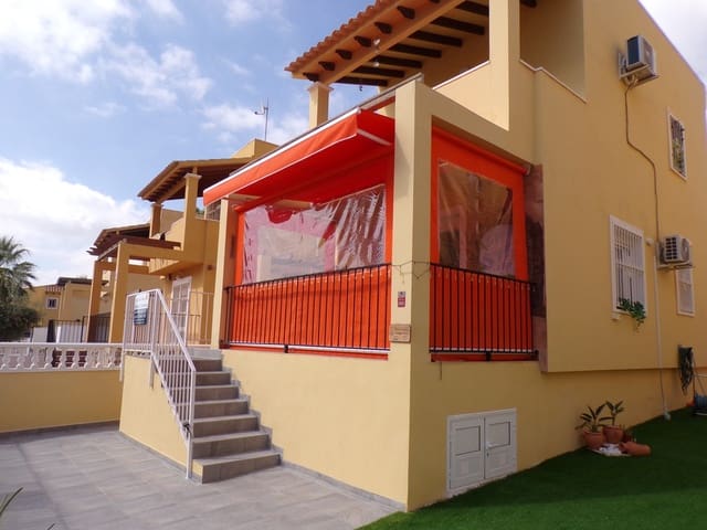 3 soveværelse Villa til salg i Villamartin, Orihuela med swimmingpool - € 259.995 (Ref: 9432304)