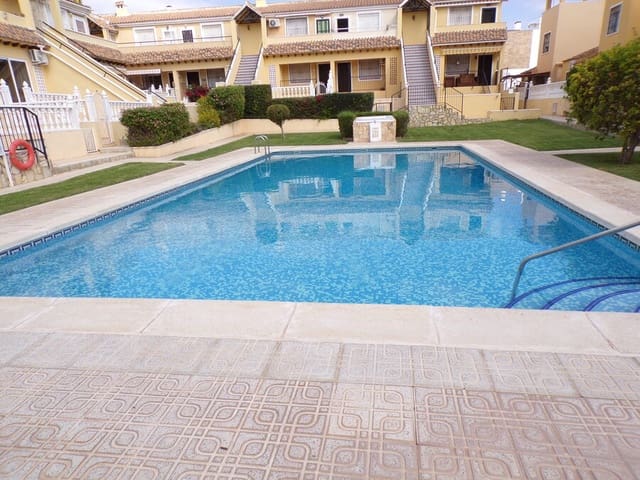 3 soveværelse Villa til salg i Villamartin, Orihuela med swimmingpool - € 259.995 (Ref: 9432304)