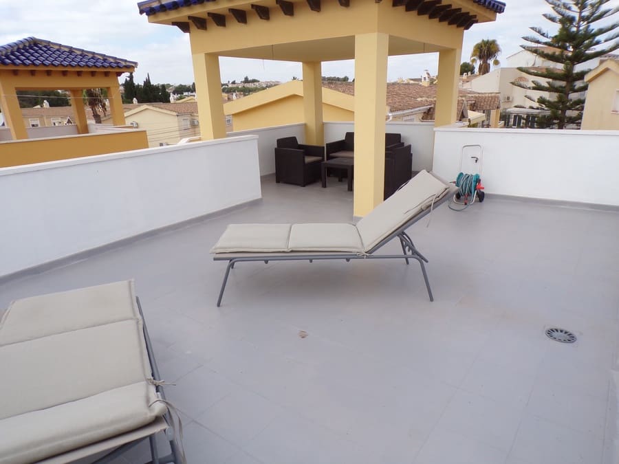 3 bedroom Villa for sale in Villamartin with pool - € 259,995 (Ref: 9432304)