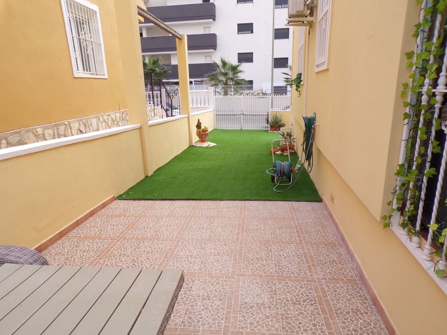 3 bedroom Villa for sale in Villamartin with pool - € 259,995 (Ref: 9432304)