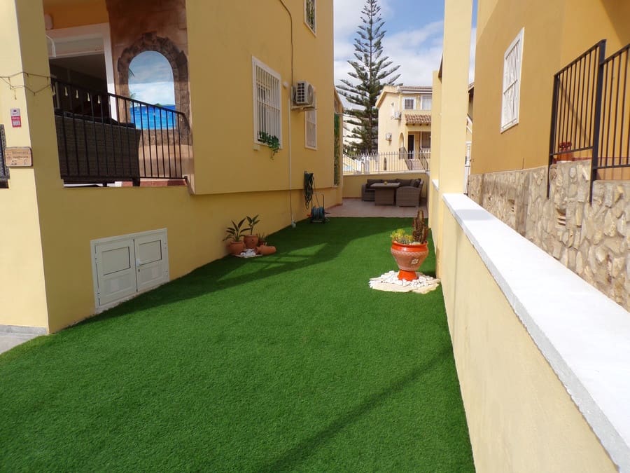 3 bedroom Villa for sale in Villamartin with pool - € 259,995 (Ref: 9432304)