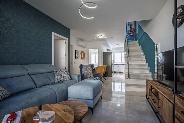 Apartamento de 3 habitaciones en Cabo Roig, Orihuela en venta con piscina garaje - 249.900 € (Ref: 9432308)