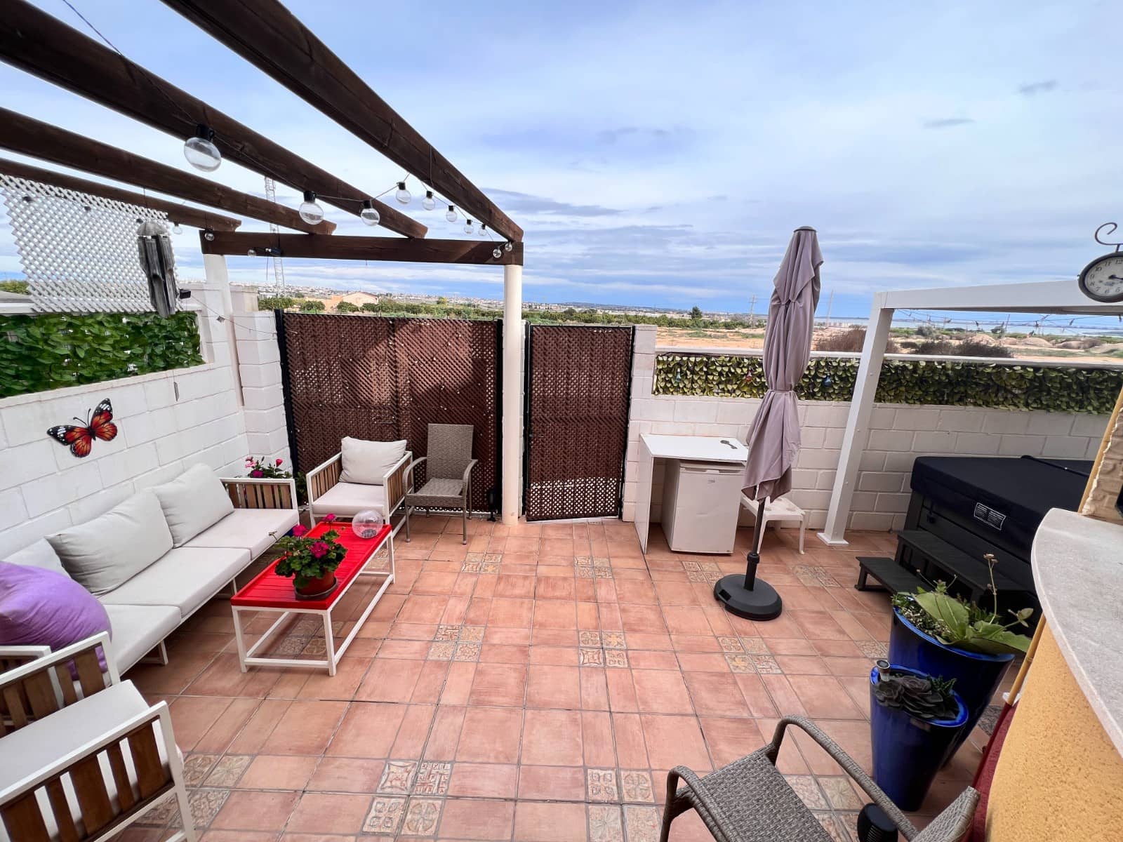 3 bedroom Villa for sale in Los Montesinos with pool - € 188,000 (Ref: 9432316)