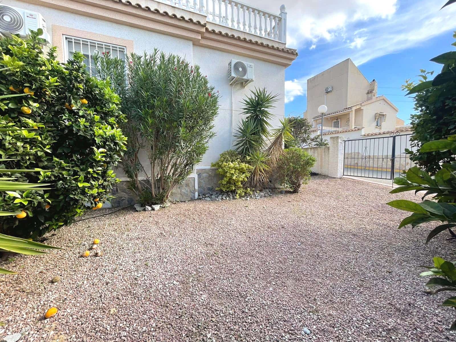 2 soverom Hus til salgs i Ciudad Quesada med svømmebasseng - € 185 000 (Ref: 9432319)