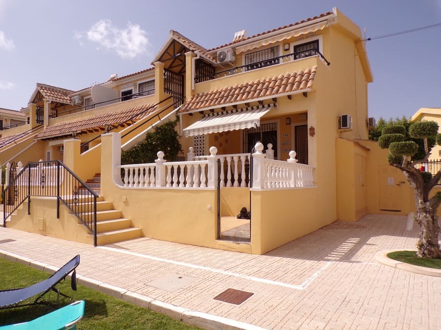 2 bedroom Apartment for sale in Villamartin with pool - € 154,995 (Ref: 9432327)