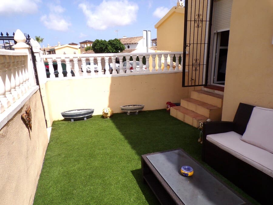 2 bedroom Apartment for sale in Villamartin with pool - € 154,995 (Ref: 9432327)