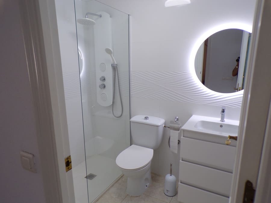 2 bedroom Apartment for sale in Villamartin with pool - € 154,995 (Ref: 9432327)