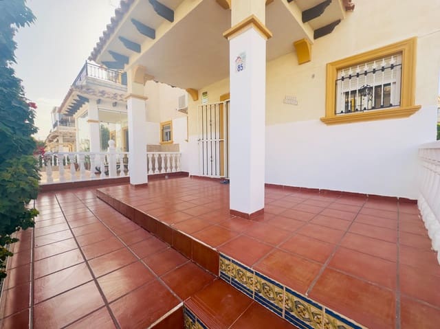 Chalet de 2 habitaciones en Orihuela Costa, Orihuela en venta con piscina - 240.000 € (Ref: 9432335)