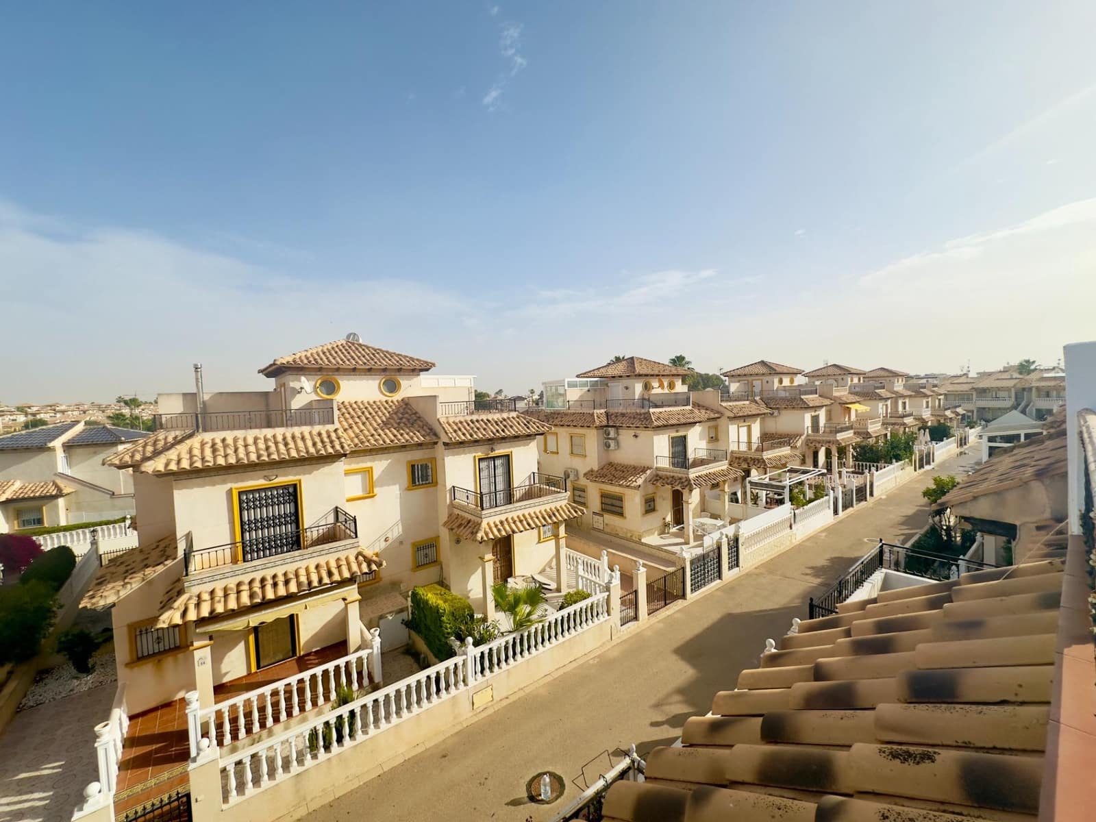 Chalet de 2 habitaciones en Orihuela Costa en venta con piscina - 240.000 € (Ref: 9432335)