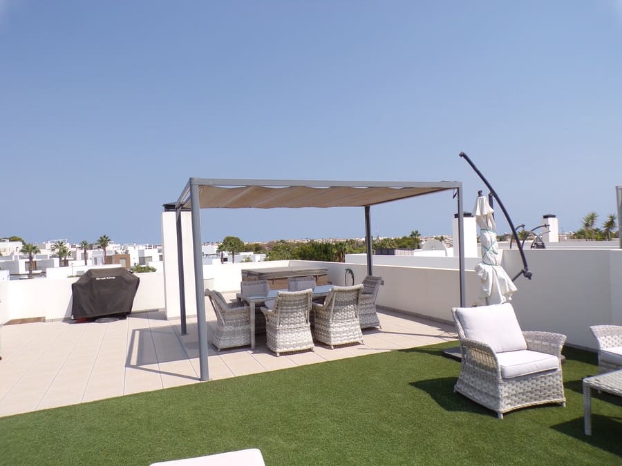 3 soveværelse Villa til salg i Villamartin med swimmingpool - € 450.000 (Ref: 9436761)