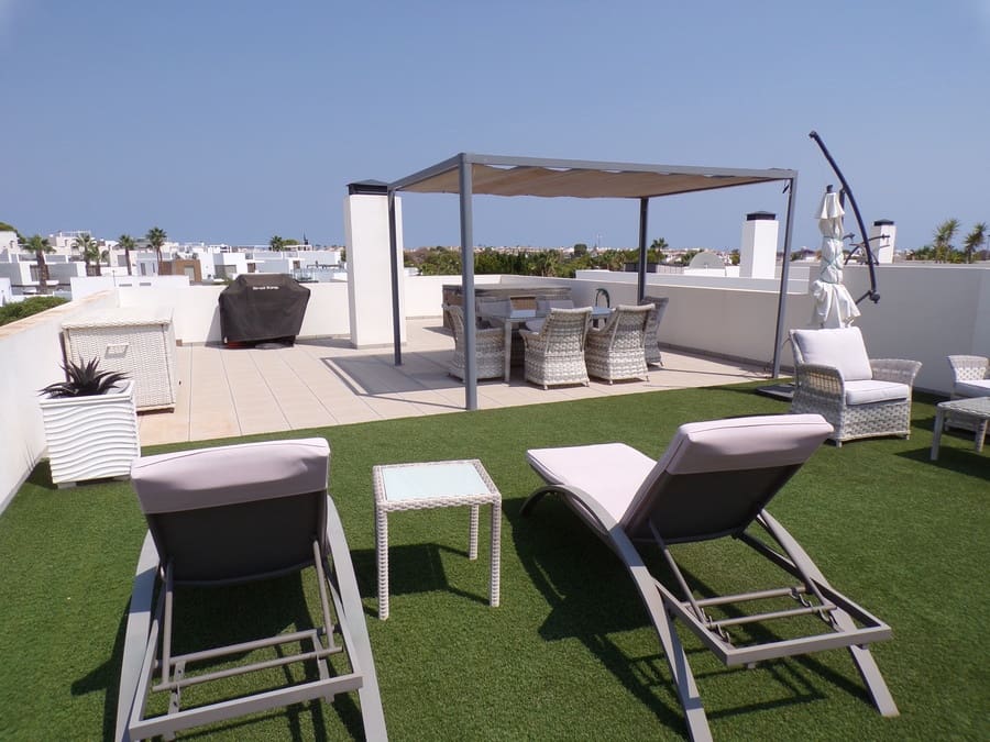 3 soveværelse Villa til salg i Villamartin med swimmingpool - € 450.000 (Ref: 9436761)